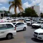 Playa del Carmen: taxistas rodean a turista y le pegan frente a su hijo