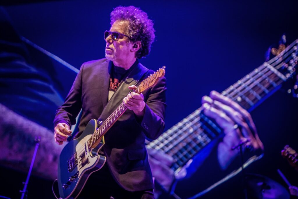 ¡No podrás creerlo! "Revelamos el lado oscuro de Andrés Calamaro: ¿realmente es auténtico o solo un icono involuntario?