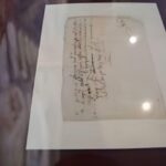 Regresa a México un manuscrito firmado por Hernán Cortés en 1527 que estaba en EE.UU.