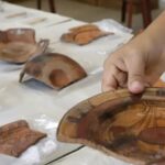 Investigadores del INAH descubren entierros, piezas y un petrograbado en el centro de México