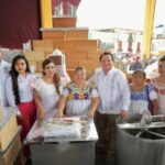 Reciben apoyos para su labor mil 500 artesanas y emprendedoras de 44 municipios de Yucatán