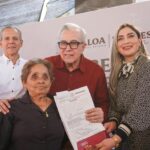 Gerardo Vargas Landeros entrega Títulos de Propiedad a 970 familias de Ahome