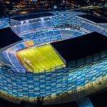 Aficionados duermen afuera del Estadio Cuauhtémoc para boletos del América vs Rayados