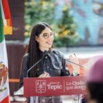 Geraldine Ponce celebra la rehabilitación de la calle Revolución Social en Tepic