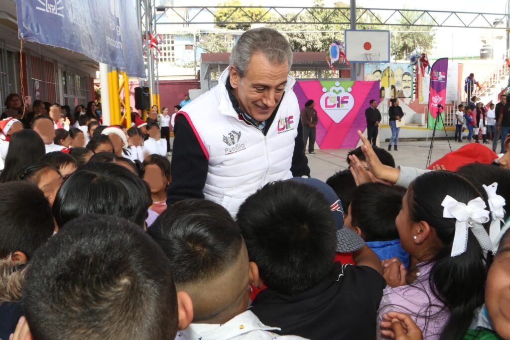 Pepe Chedraui inaugura nuevo desayunador escolar en la Primaria Emiliano Zapata