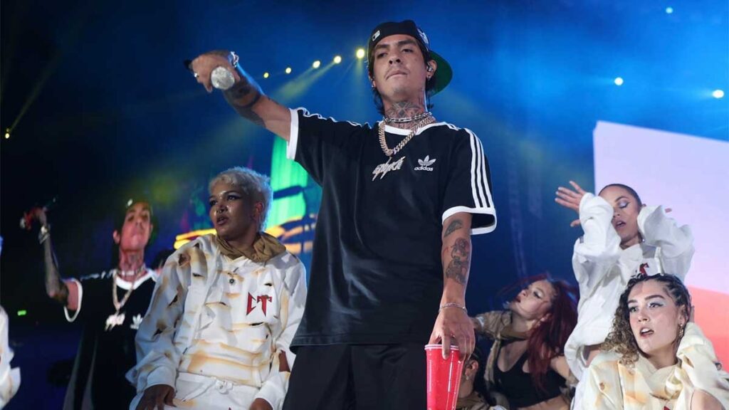 Fiscalía de Sonora ofrece protección a Natanael Cano y otros cantantes tras aparición de manta con amenazas