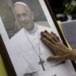 El papa Francisco está estable, pero «el riesgo de crisis» permanece, dicen fuentes del Vaticano