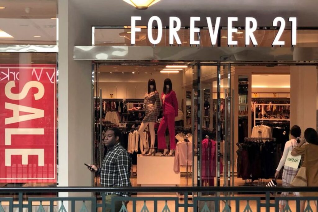La marca de ropa Forever 21 se declara en bancarrota nuevamente en EEUU y alista ventas de liquidación