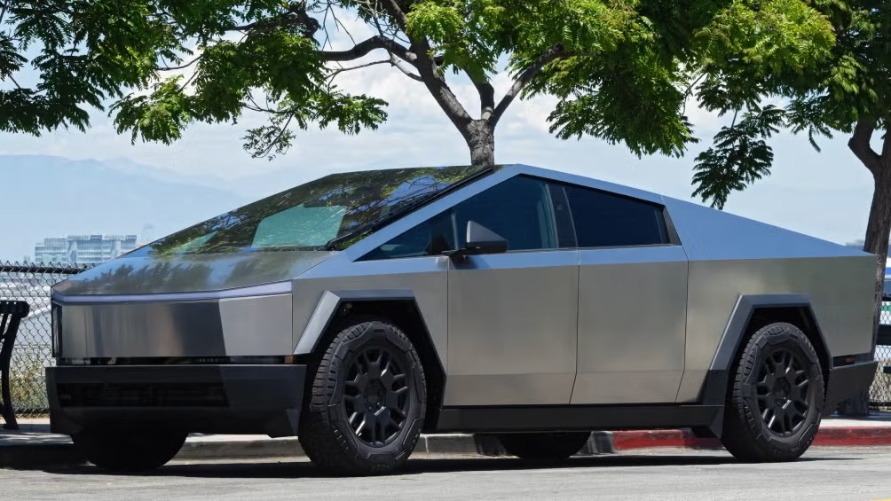 Tesla está retirando del mercado 46 mil vehículos Cybertruck debido a un riesgo de seguridad