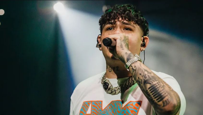 «Tendrán que atenerse a lo que se venga»: Junior H sale en defensa de los corridos