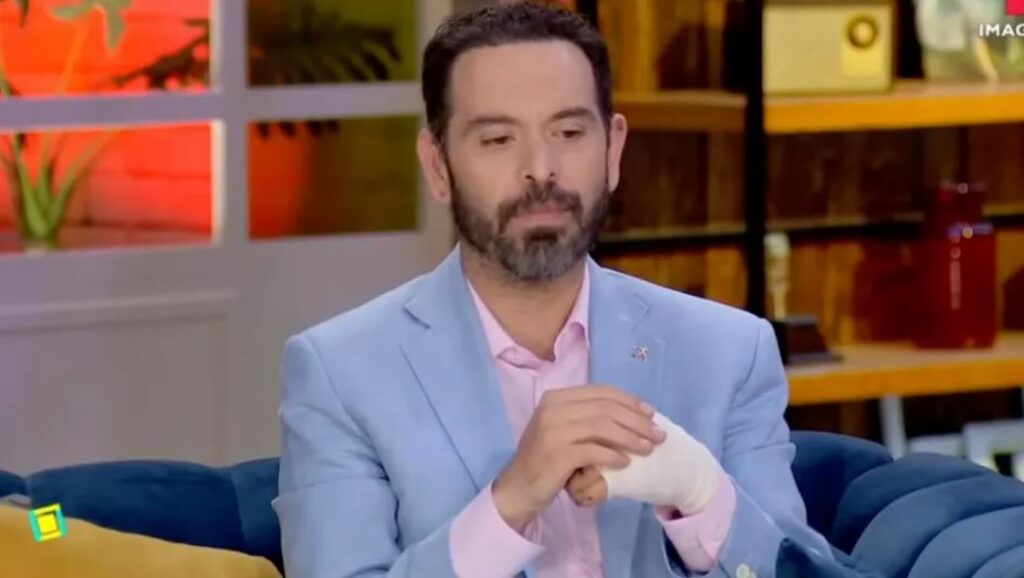 Lalo Carrillo, conductor de ‘De Primera Mano’, sufre accidente en moto y se rompe la mano