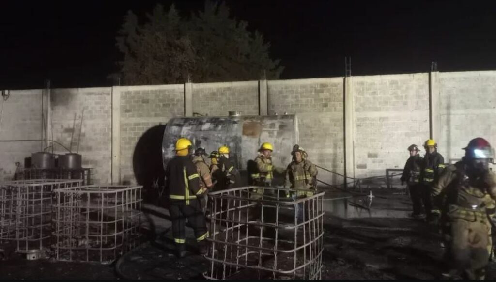 Sofocan incendio tras explosión en planta de biodiésel de Tancítaro, Michoacán