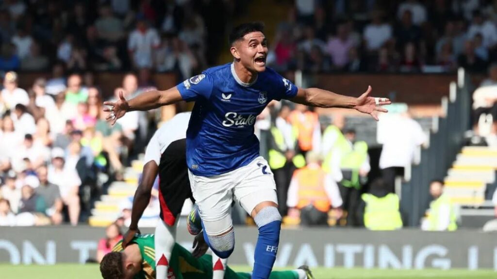 Everton remonta y acaba con el sueño europeo del Fulham de Raúl Jiménez