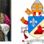 El Vaticano publica el escudo y el lema del papa León XIV