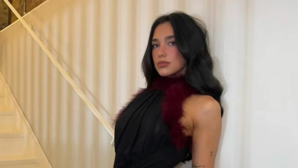 Dua Lipa sorprende al cantar en español la canción ‘Héroe