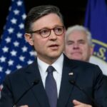 Republicanos buscan cobrar 5% de impuesto a remesas en Estados Unidos