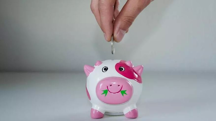 Una «tacaña» profesional se hace viral con sus trucos radicales para ahorrar