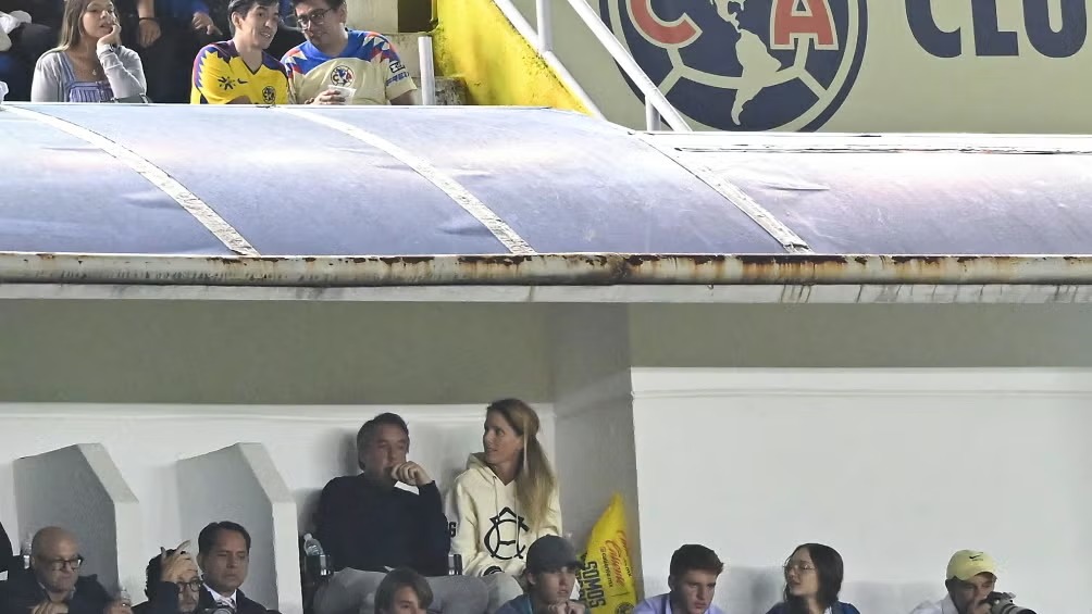 ¡Un aficionado más! Emilio Azcárraga cantó ‘Mi mayor anhelo’ después de que América eliminó a Cruz Azul