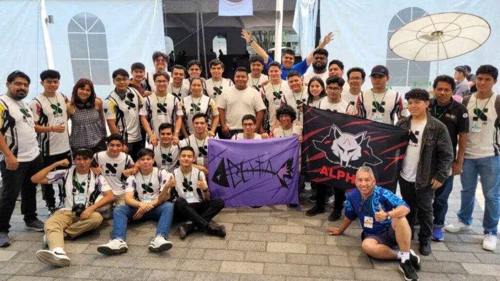 Estudiantes de la UPV ganan medalla de plata en Torneo Mexicano de Robótica
