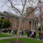 Hong Kong abrirá sus universidades a estudiantes extranjeros vetados de Harvard