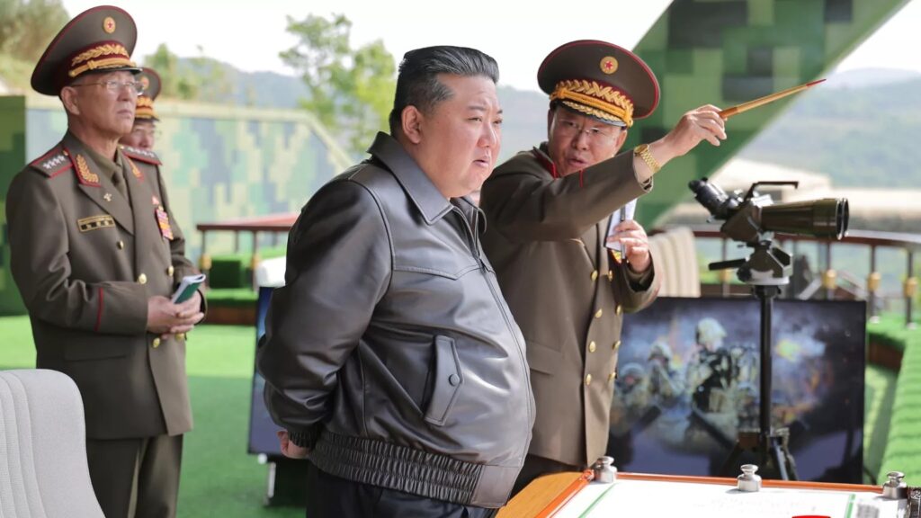 Corea del Norte detiene a tres empleados tras fallido lanzamiento de destructor naval