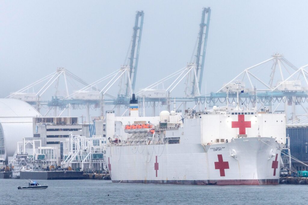 Buque hospital de la Armada de EE.UU. comienza gira humanitaria por Latinoamérica