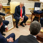 Donald Trump recibe el certificado de nacimiento de su abuelo: era inmigrante en EU