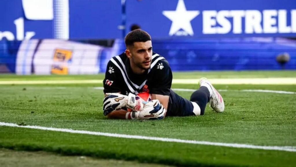 Joan García salda las deudas del Espanyol por fichaje con el Barcelona