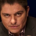 Ernesto Laguardia sufre percance automovilístico y pide ayuda sin éxito: «muy decepcionado del tal 911 de la CDMX»