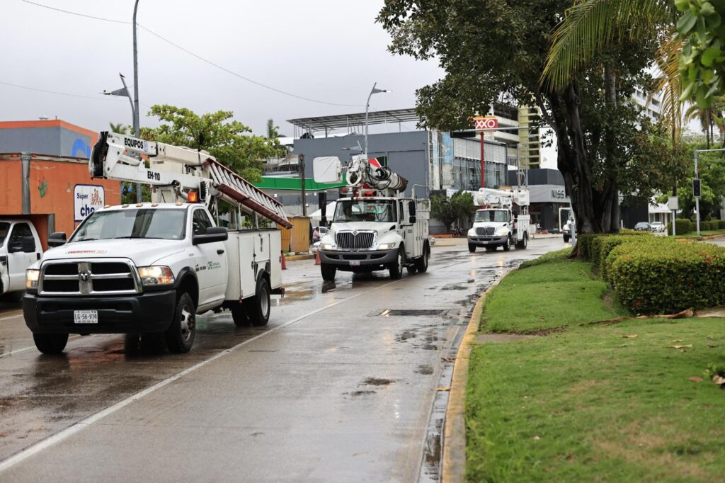 CFE restablece 51% del servicio eléctrico afectado por el paso de “Erick”