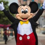 Detienen a cuatro personas tras una falsa boda que involucraba a una niña en Disneyland París