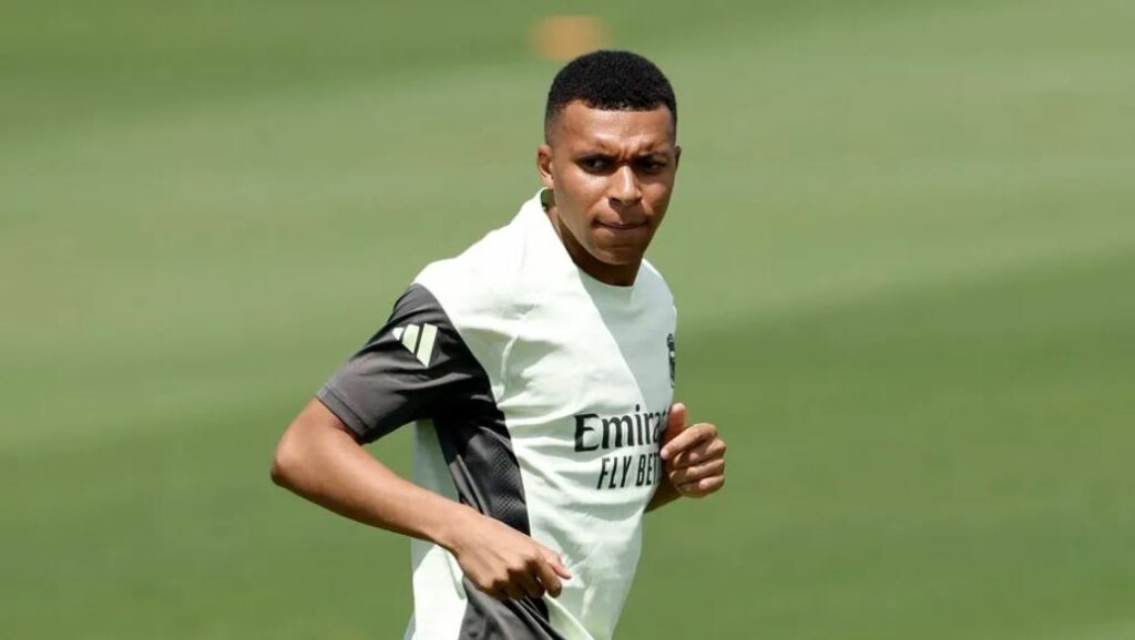 Kylian Mbappé vuelve a los entrenamientos con el Real Madrid