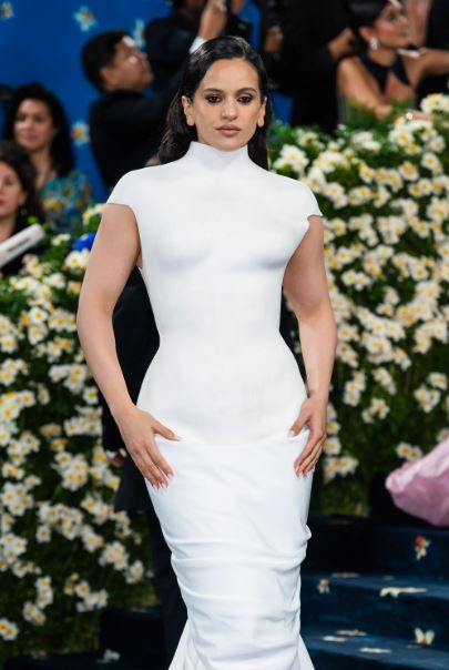 Rosalía es el mayor fenómeno español desde Julio Iglesias, afirma icónica revista musical