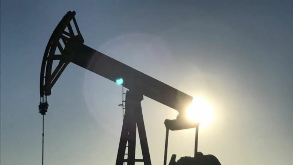 Baja precio del petróleo, con la mira puesta en Medio Oriente y la Organización de Países Exportadores de Petróleo