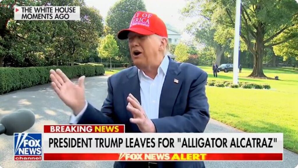 «Aprenderán a huir de un caimán, corran en zig zag»: Trump sobre migrantes en nueva cárcel de Florida