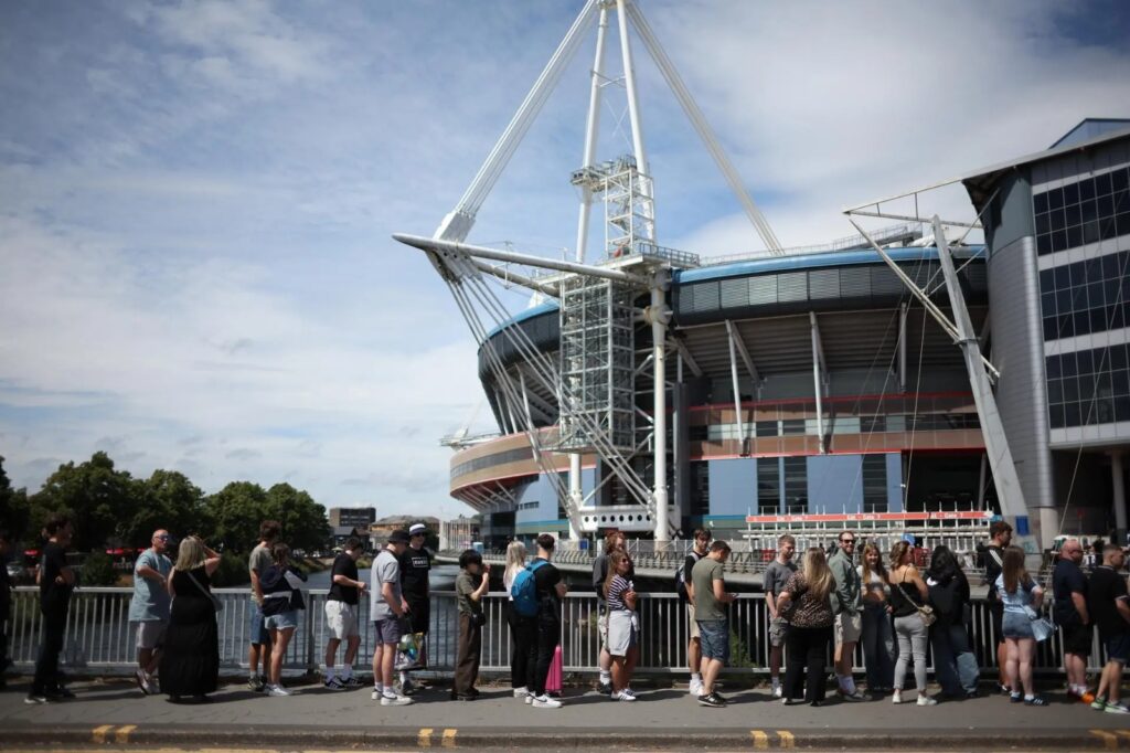 Oasis vuelve al ruedo: los Gallagher se reencuentran y el mundo contiene la respiración