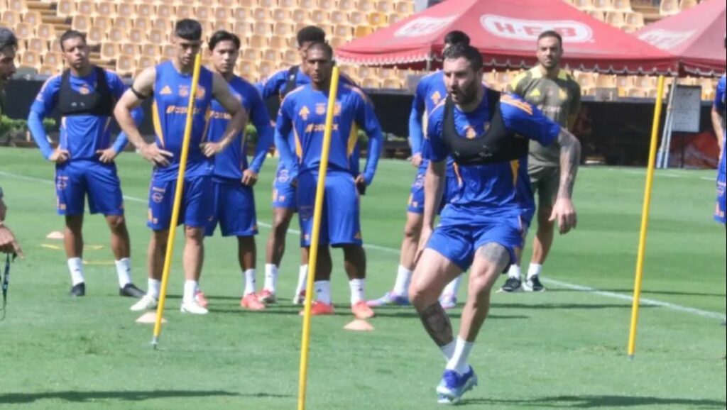 Tigres se preparó para enfrentarse al equipo de un exentrenador felino