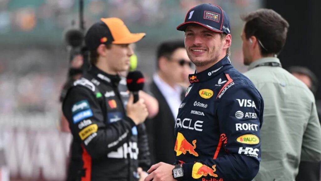Verstappen se queda con la pole en Silverstone y sigue en la lucha por el título