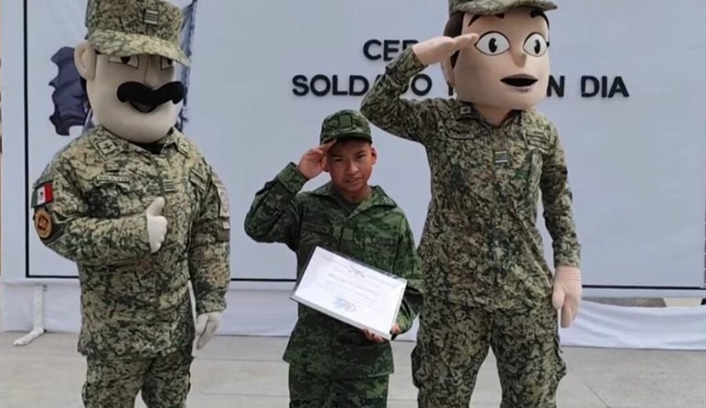 Samuel cumple sueño de ser soldado por un día en Michoacán