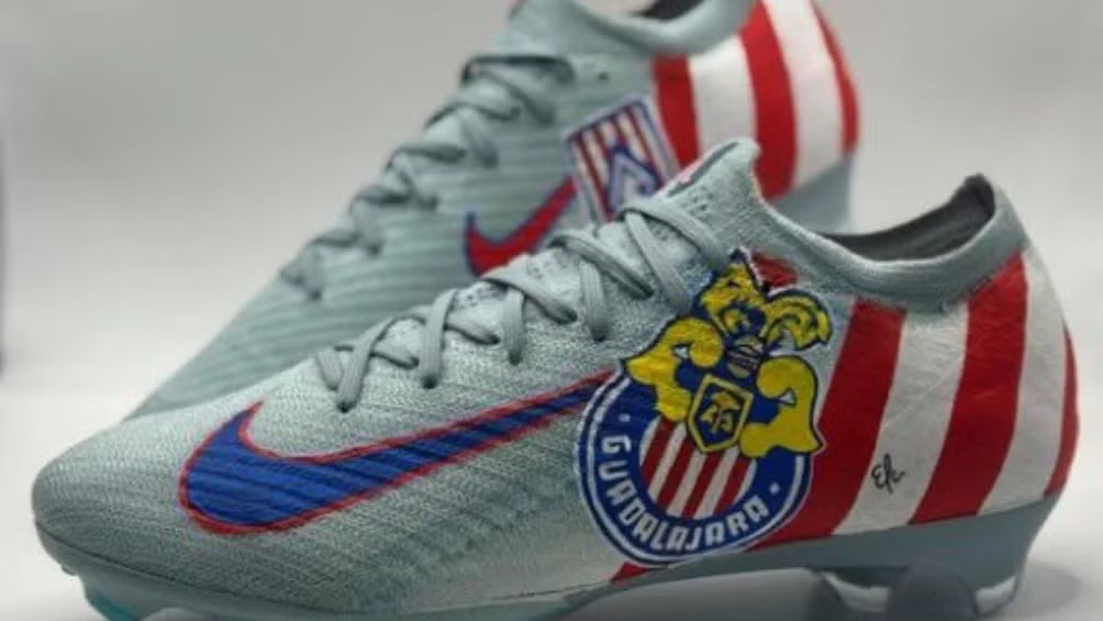 Efraín Álvarez utilizará tacos especiales en el Chivas vs Atlético de San Luis