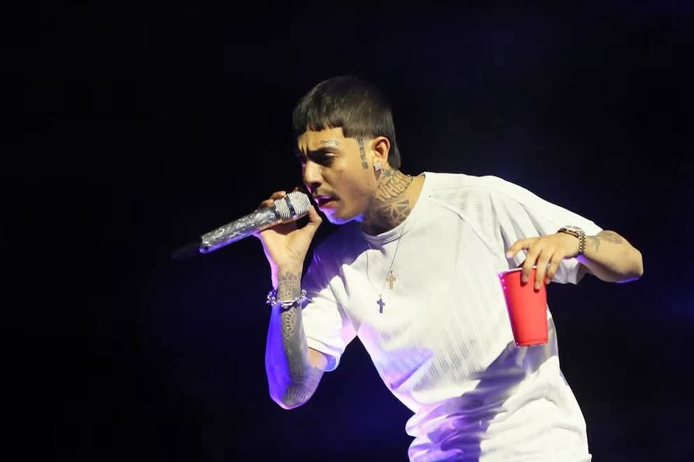 Le quitan la visa a Natanael Cano por fingir ser cantante cristiano