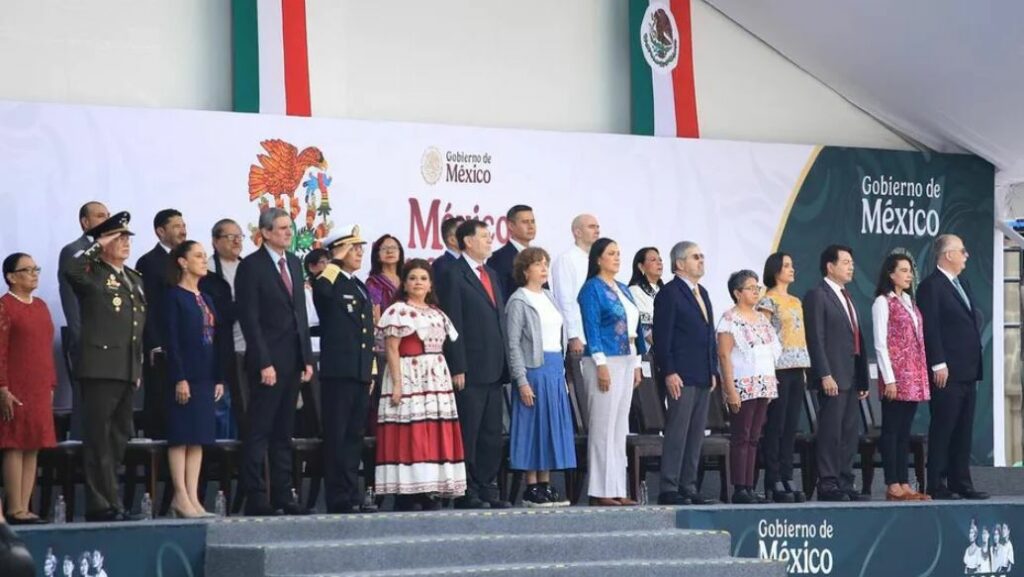 Ariadna Montiel acompaña a Sheinbaum en ceremonia por 700 años de Tenochtitlán