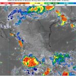 Monzón y ondas tropicales provocan lluvias intensas