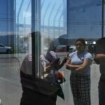 Tribunal de Estados Unidos mantiene orden que impide redadas y detenciones indiscriminadas contra migrantes