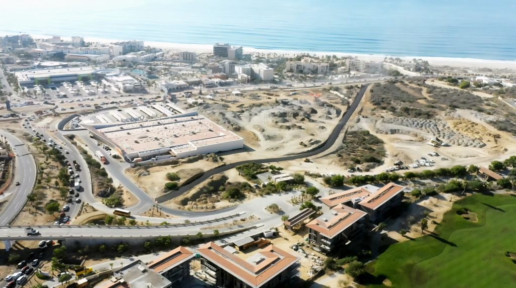 A mitad de semana se podrá circular por nueva ruta alterna para obra de paso a desnivel en la glorieta Fonatur en Los Cabos: Roberto Flores