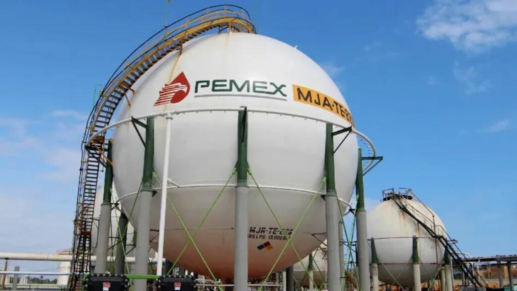 Pemex elimina más de 7 mil tomas clandestinas en menos de un año de administración