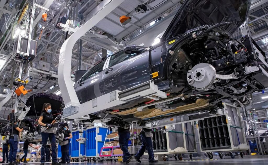 Exportación de autos cae 1.38% en primer semestre del año