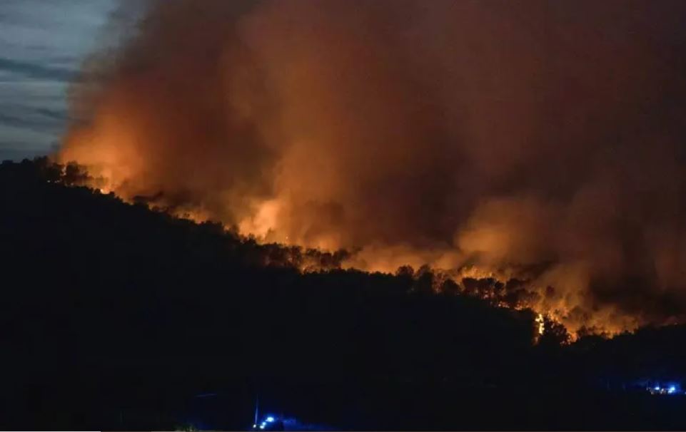Incendio sin control en Francia arrasa con 8000 hectáreas