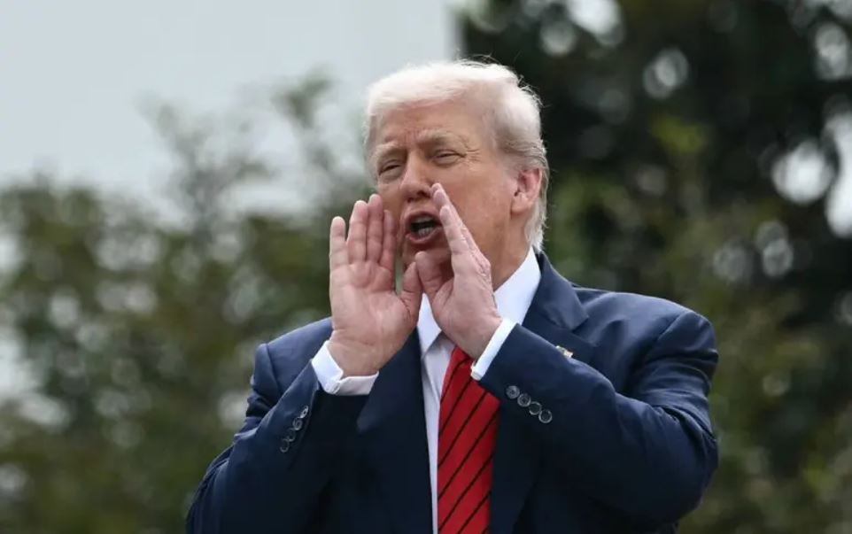 Donald Trump bromea sobre instalar «misiles nucleares» sobre la Casa Blanca