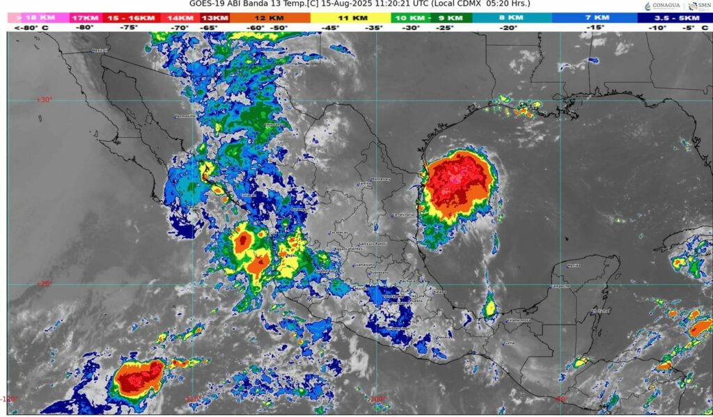 La onda tropical número 22 generará lluvias fuertes en México